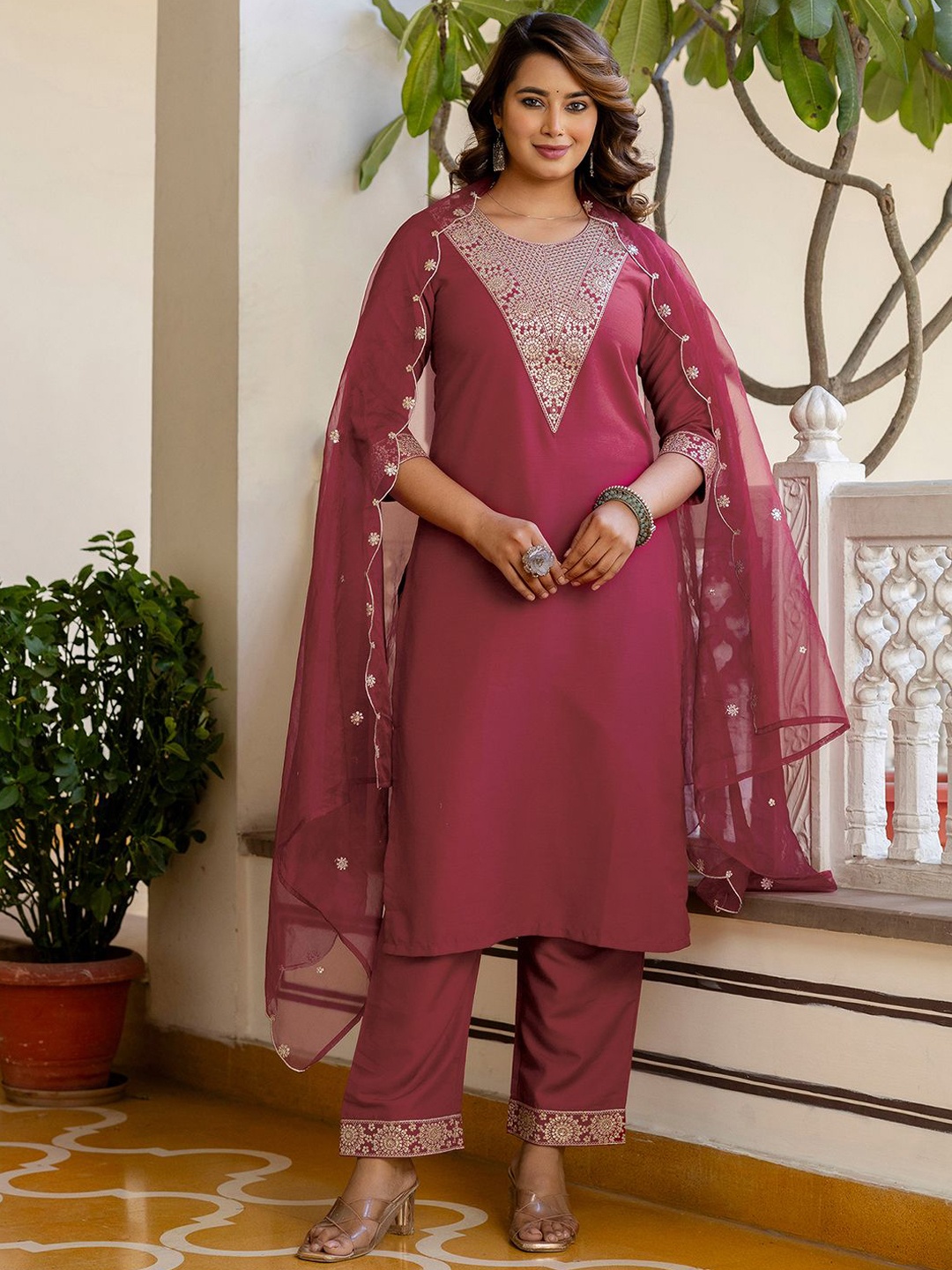 

SKYLEE Women Ethnic Motifs Embroidered Regular Sequinned Kurta with Trousers & With Dupatta, Pink