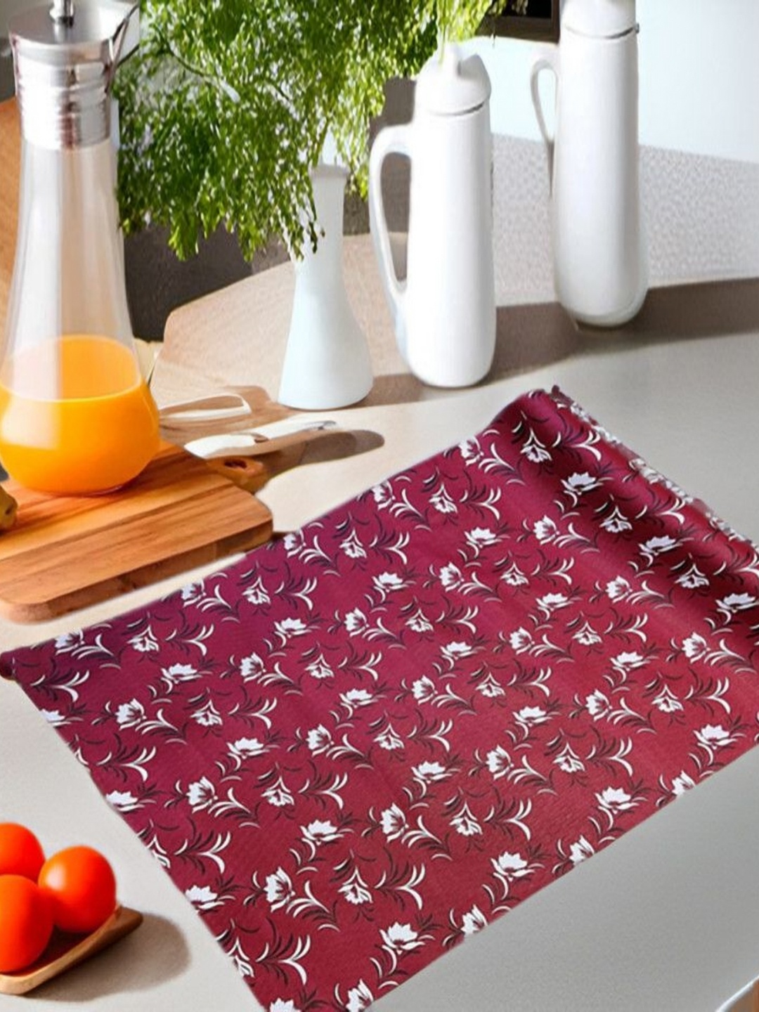 

REVEXO Maroon & White Printed Water-Resistant Shelf Liner