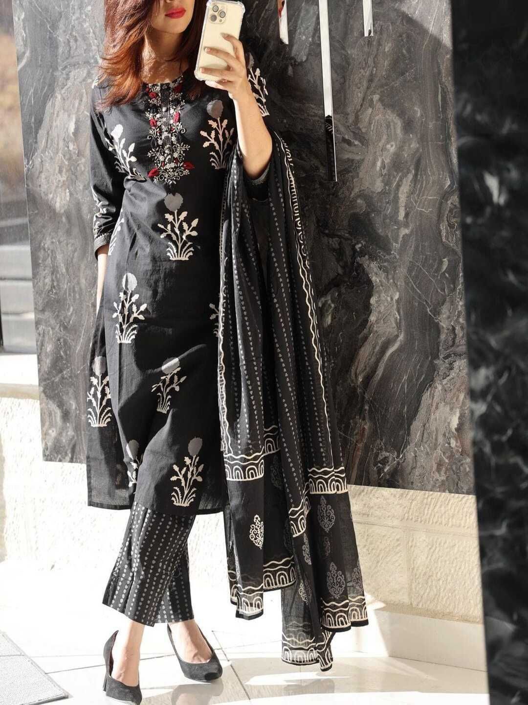 

DIVASTRI Floral Printed Thread Work Pure Cotton Kurta With Trousers & Dupatta, Black