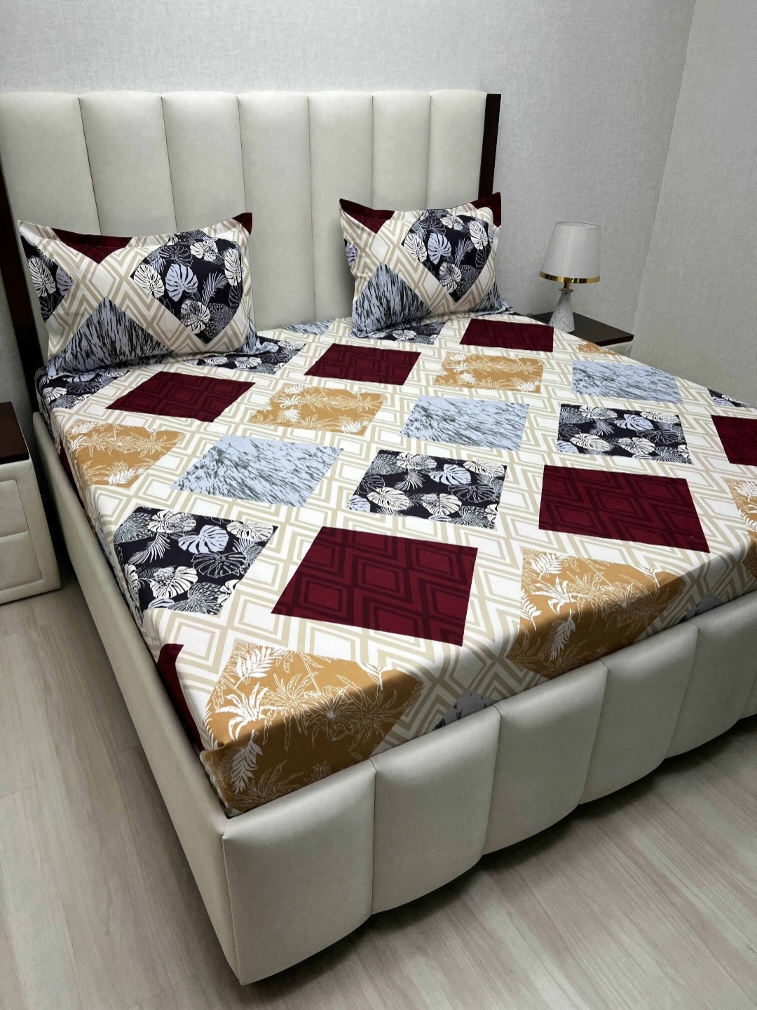 

Pure Decor Amulya White & Brown Floral Printed 210 TC Queen Bedsheet Set 2.28 m x 2.54 m