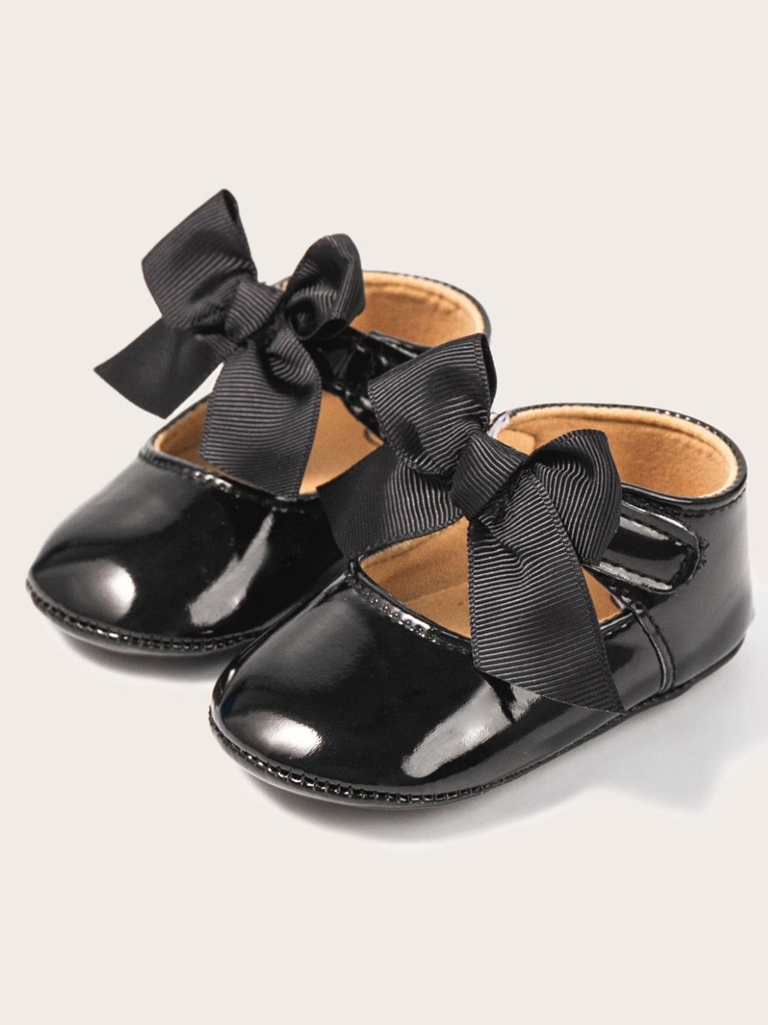 

NESKA MODA Girls Booties, Black