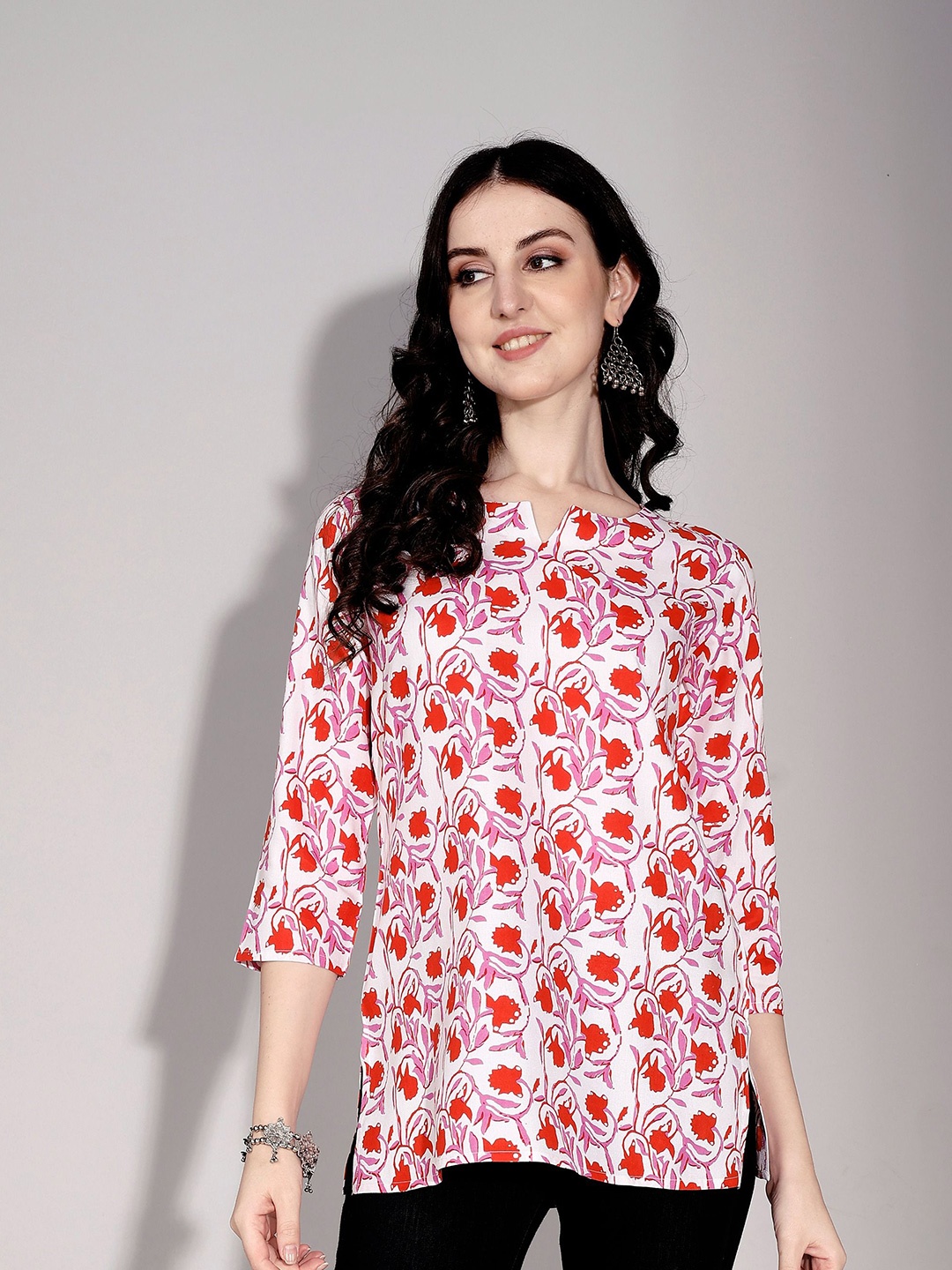 

SANGOURI Women Floral Printed Sweetheart Neck Ethnic Short Kurti, White
