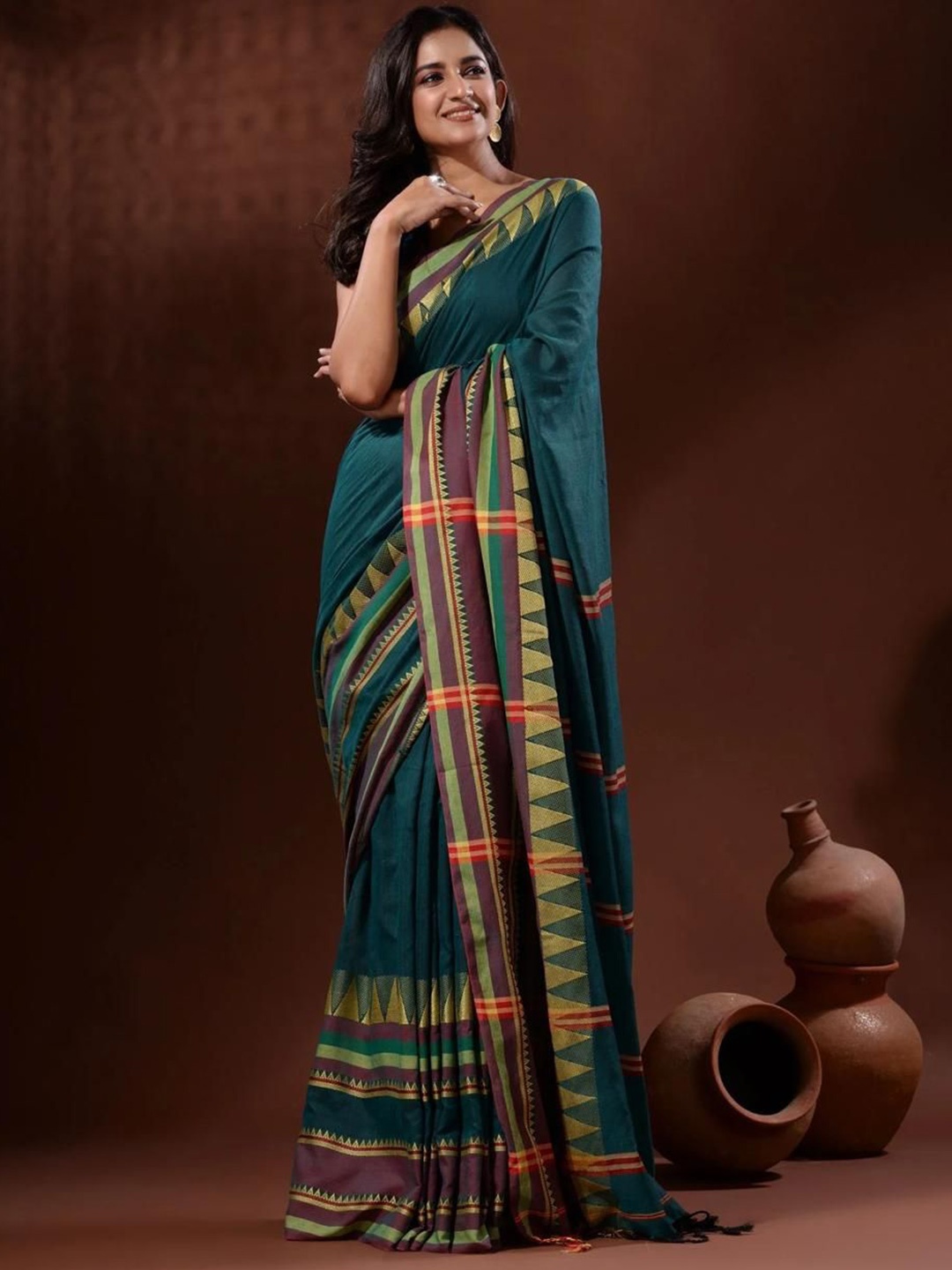 

SRILOK Woven Design Pure Cotton Saree, Green