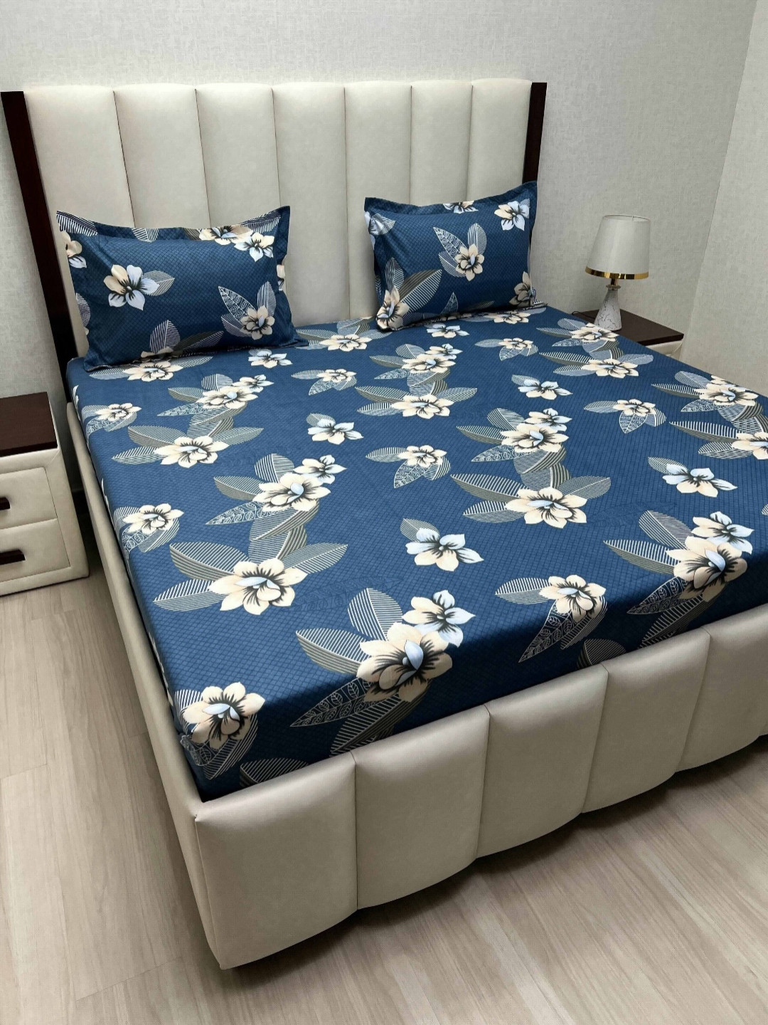 

Pure Decor Blue & Cream-Coloured Floral Queen Microfiber Bedsheet Set 2.28 m x 2.54 m