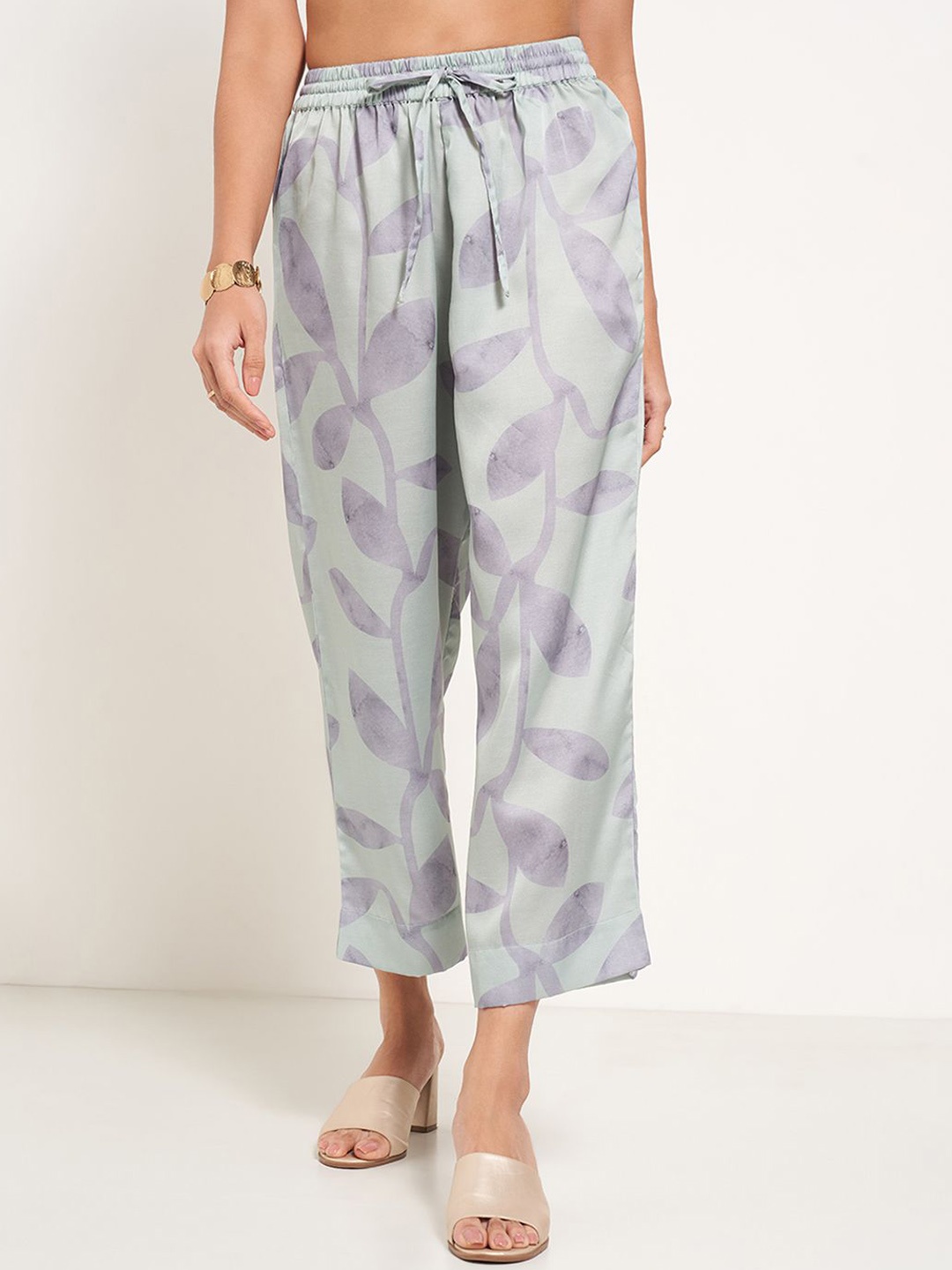 

RANGMANCH BY PANTALOONS Women Printed Straight Fit Trousers, Green