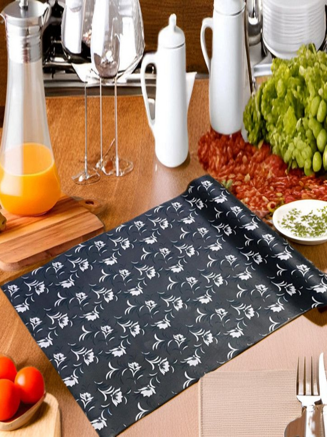 

REVEXO Black Printed Water-Resistant Shelf Liner