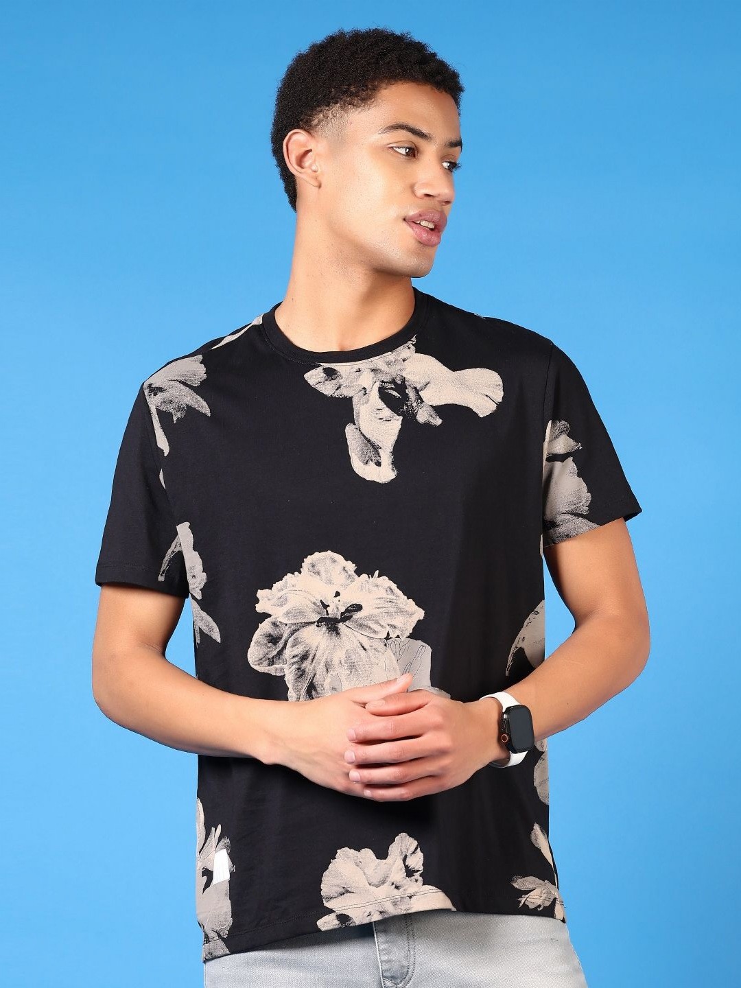 

V-Mart Men Floral Printed Round Neck Cotton T-shirt, Black