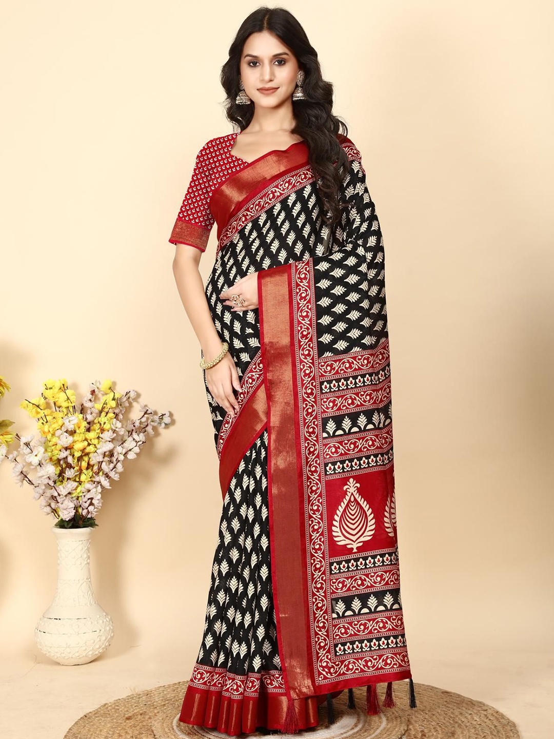 

J 6 DESIGNER Ajrak Block Art Silk Block Print Saree, Black