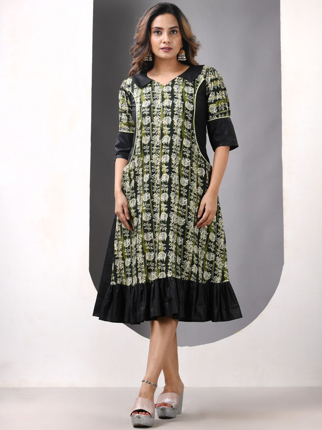 

Charukriti Printed Cotton A-line Ethnic Dress, Green