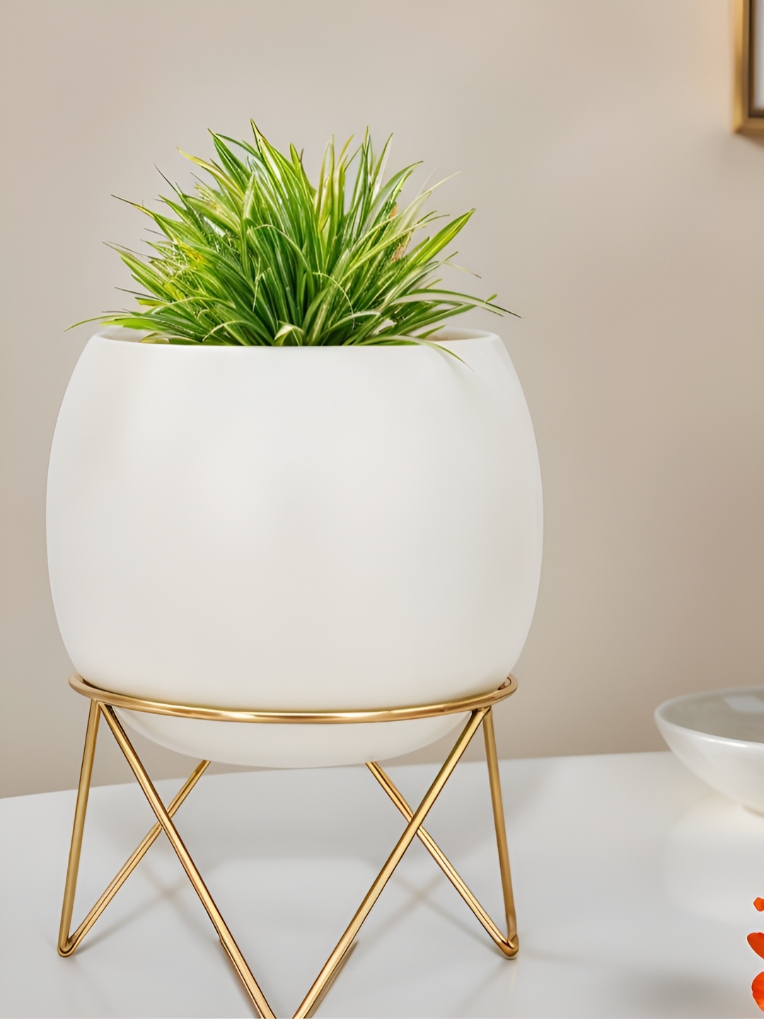 

Royaloak White Textured Metal Floor Planter With Stand