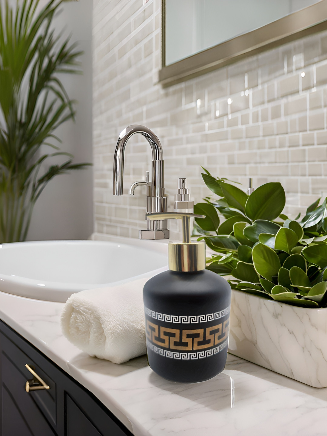 

Shreedah Black Solid Ceramic Soap Dispenser
