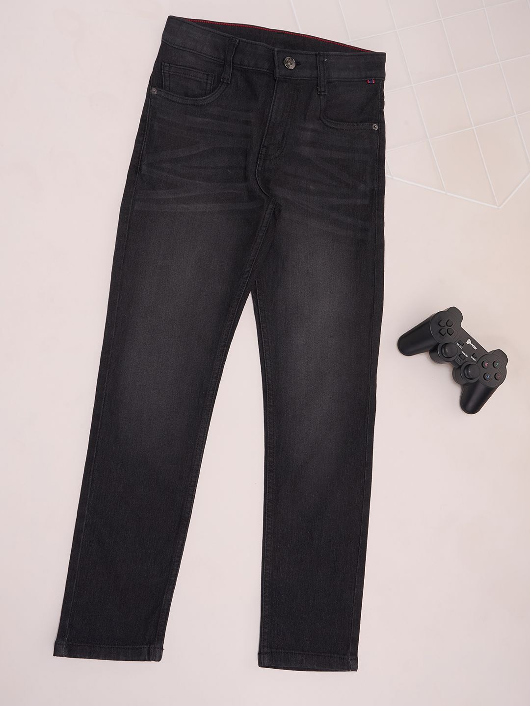 

Pantaloons Junior Boys Slim Fit Low Distress Light Fade Jeans, Black