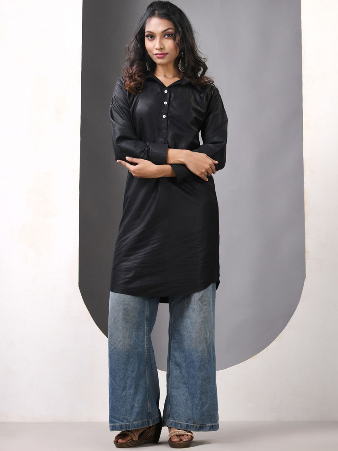 

Charukriti Shirt Collar Pure Cotton Straight Kurta, Black