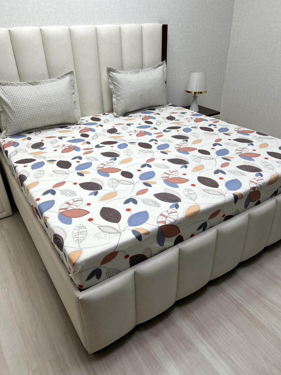 

Pure Decor leisure fur White Printed Pure Cotton 300TC King Bedsheet Sets 2.74 m x 2.74 m