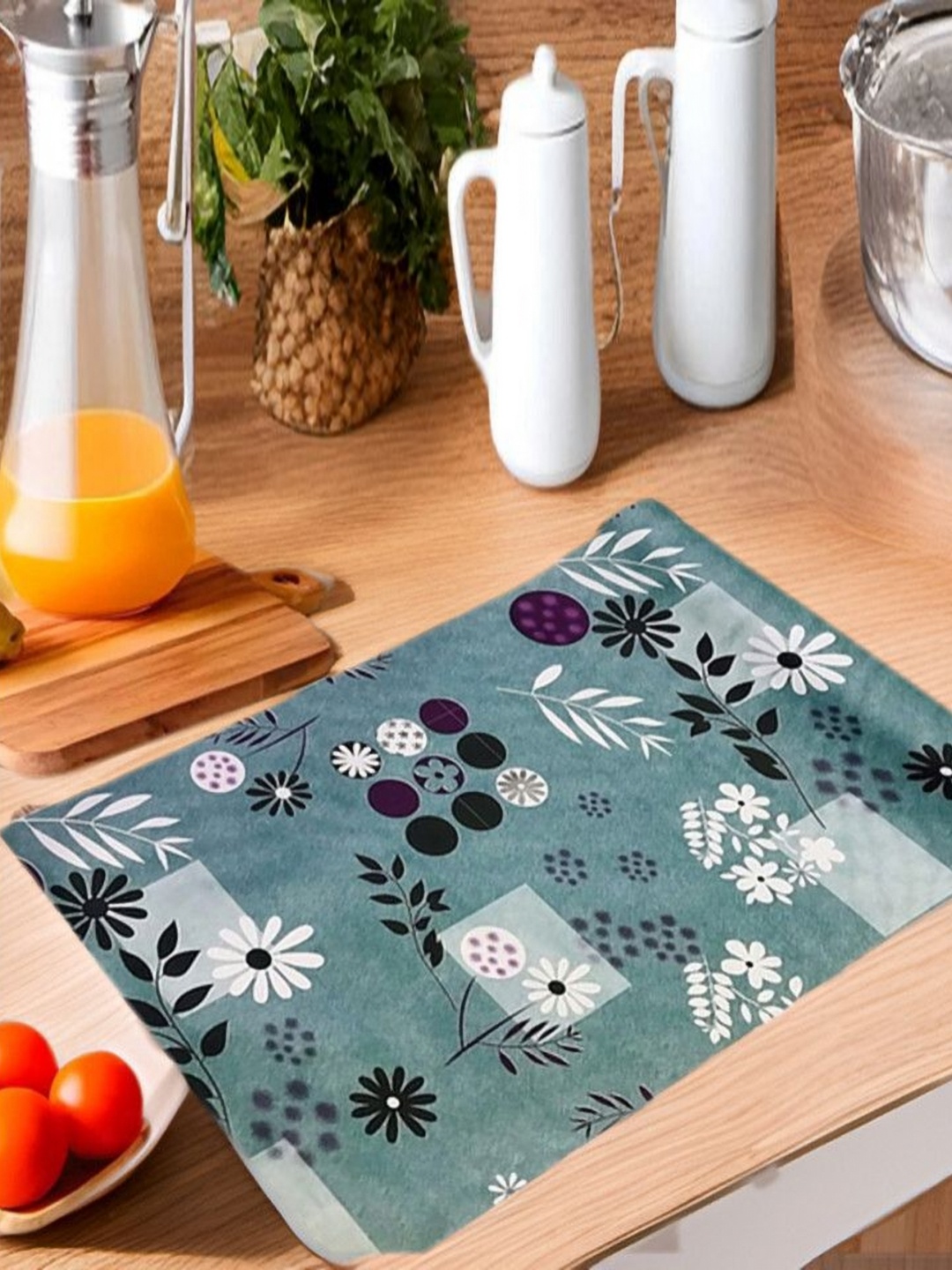 

REVEXO Green & Black Printed Water-Resistant Shelf Liner