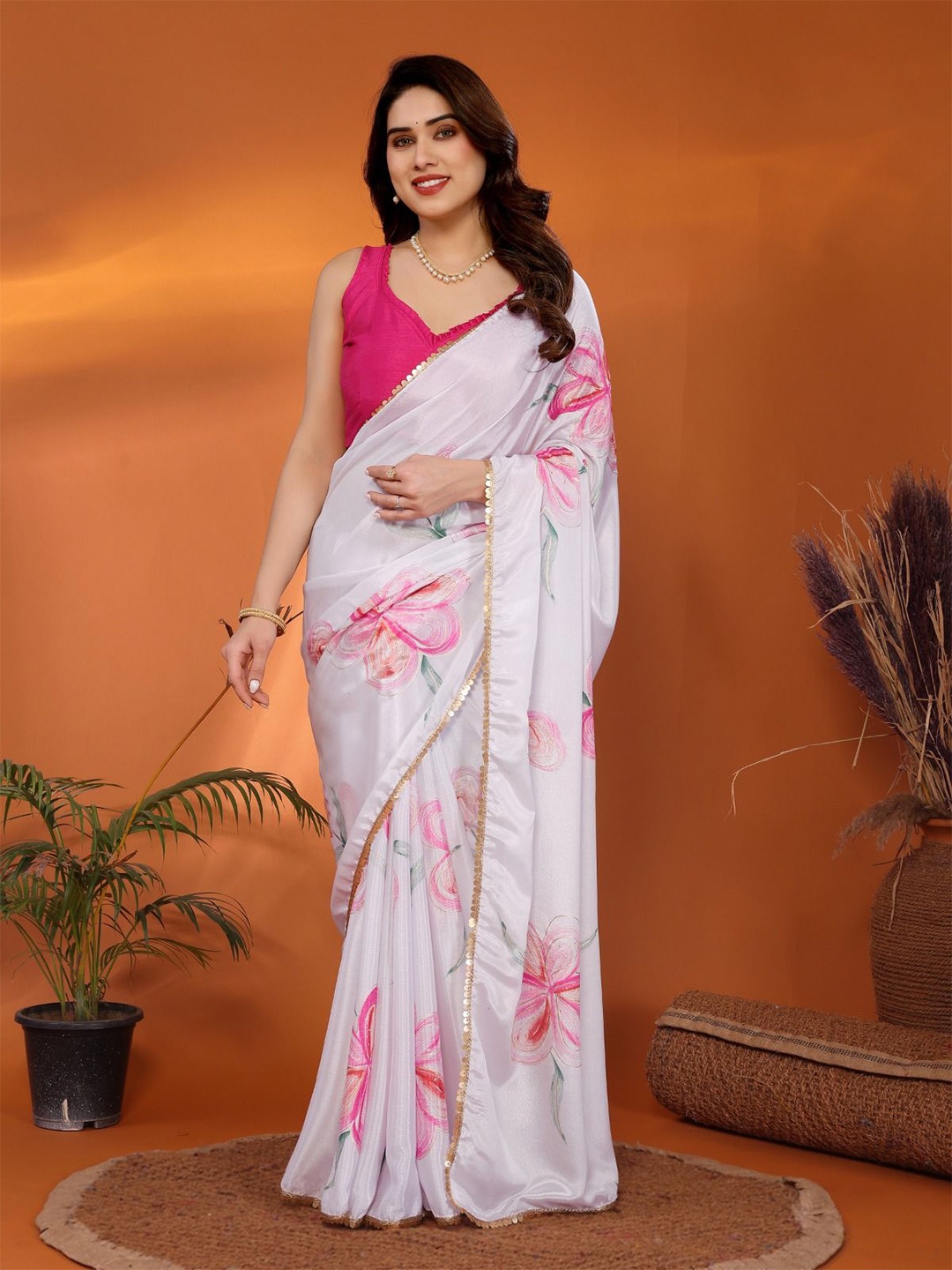 

DIKONA DESIGNER Floral Printed Gotta Patti Saree, Pink