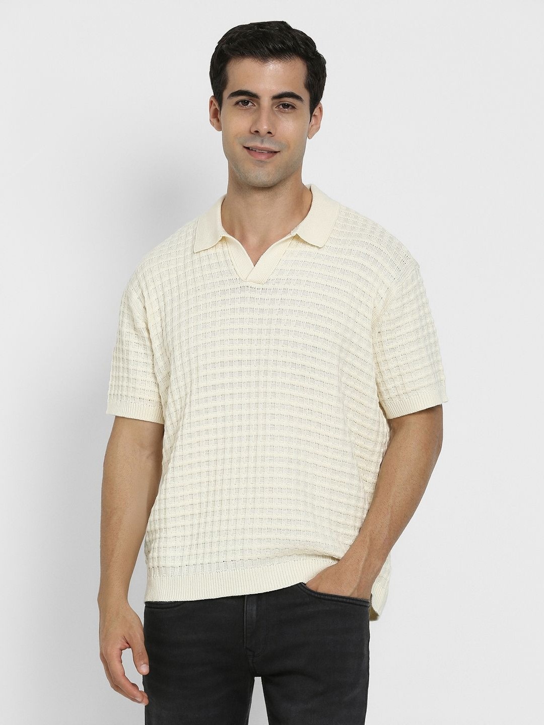 

AMERICAN EAGLE OUTFITTERS Men Self Design Polo Collar Cotton T-shirt, Cream