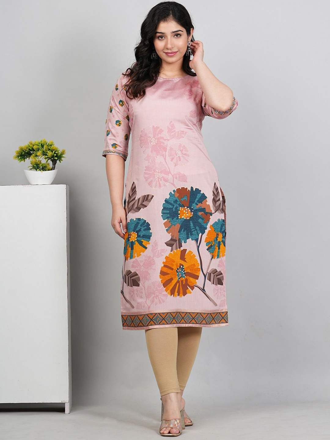 

HETSA Floral Printed Round Neck Chanderi Cotton Straight Kurta, Pink