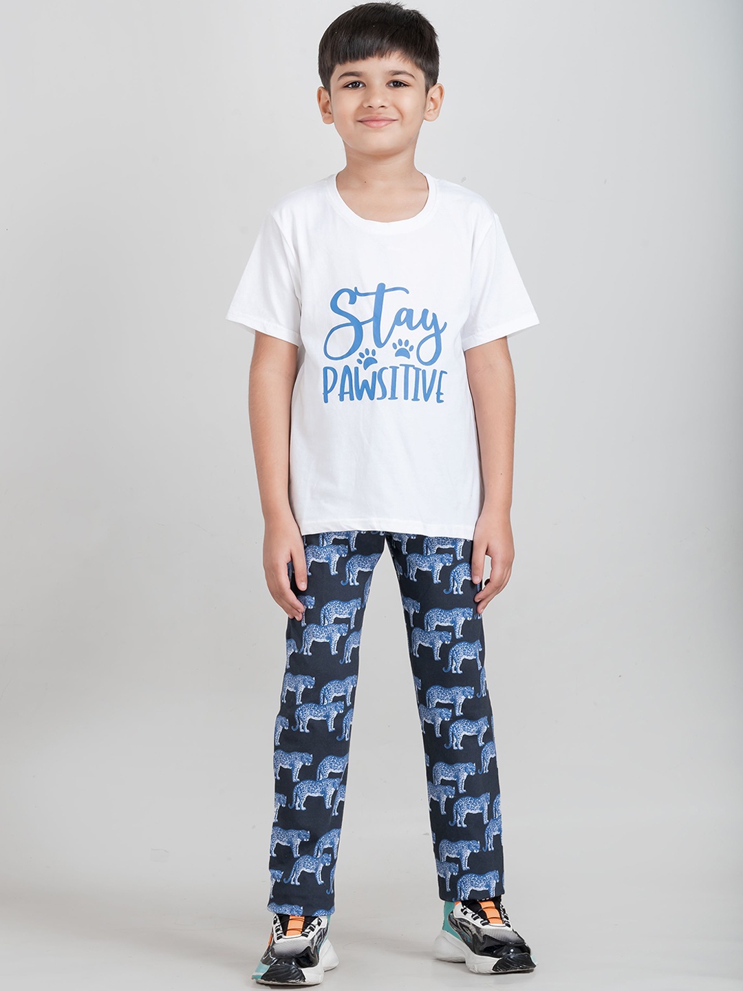 

Taatoom Boys Colourblocked Night suit, Navy blue