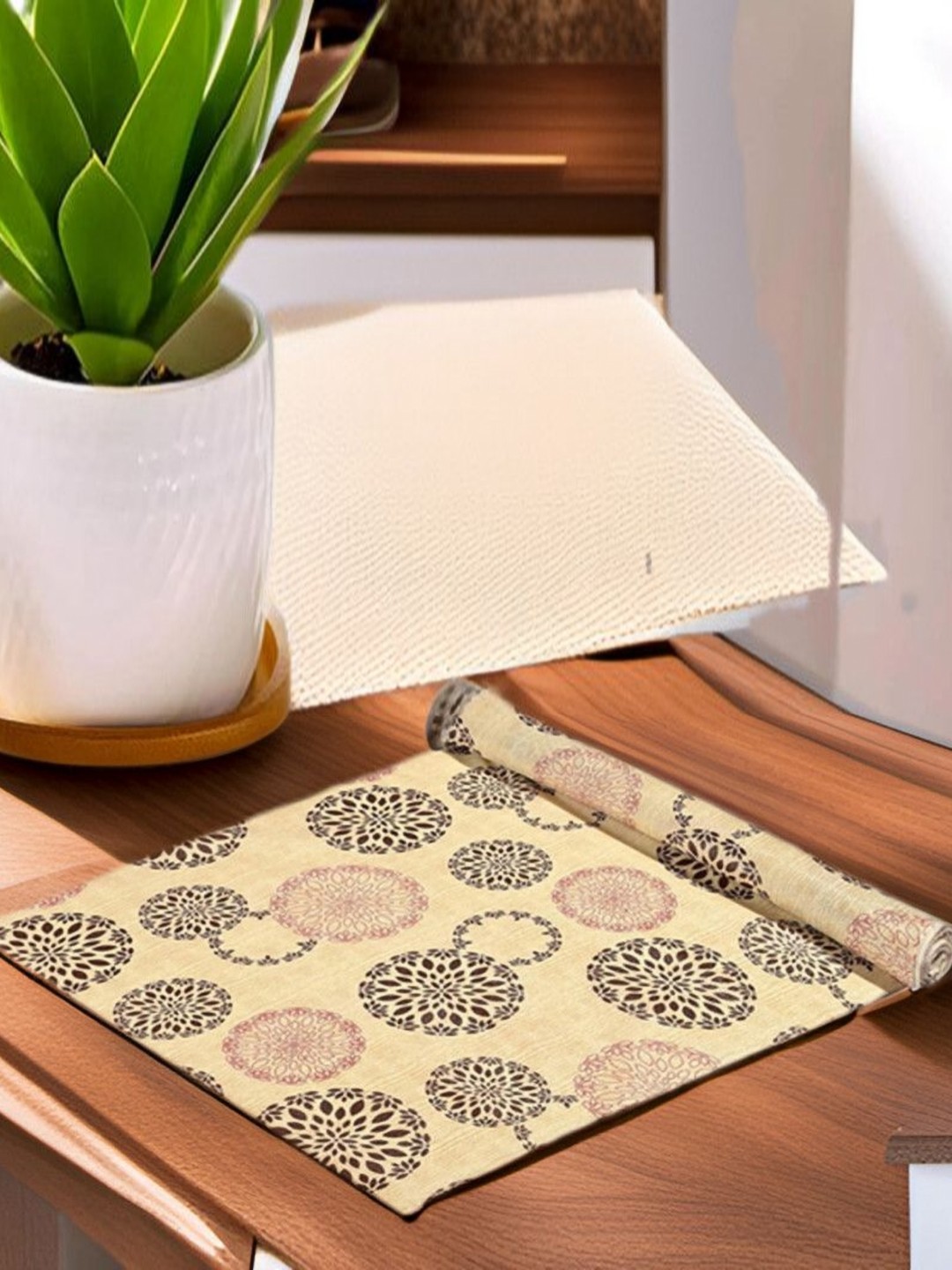 

REVEXO Grey & White Printed Water-Resistant Shelf Liner