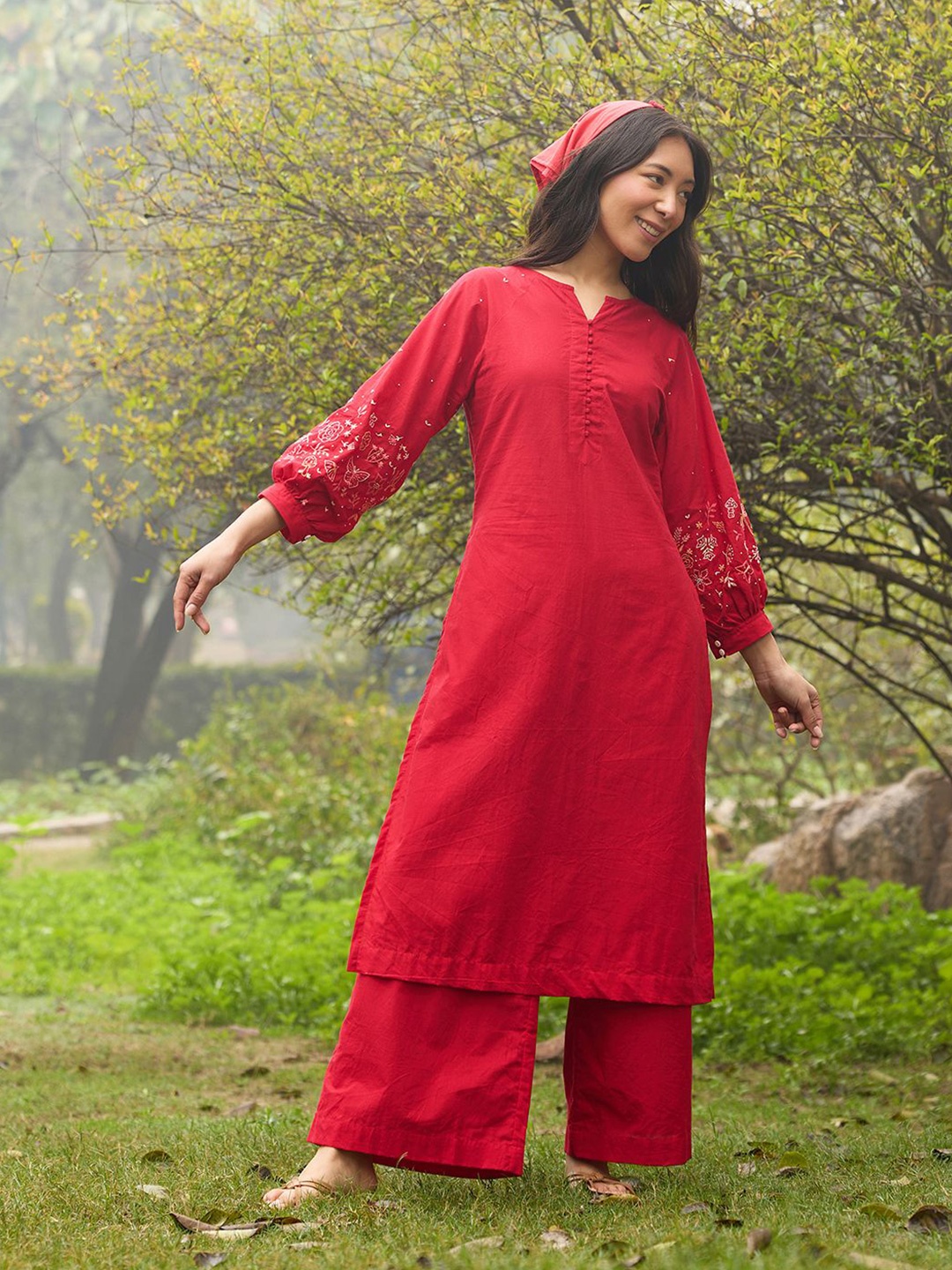 

OKHAI Women Floral Embroidered Regular Thread Work Pure Cotton Kurta with Trouser, Pink