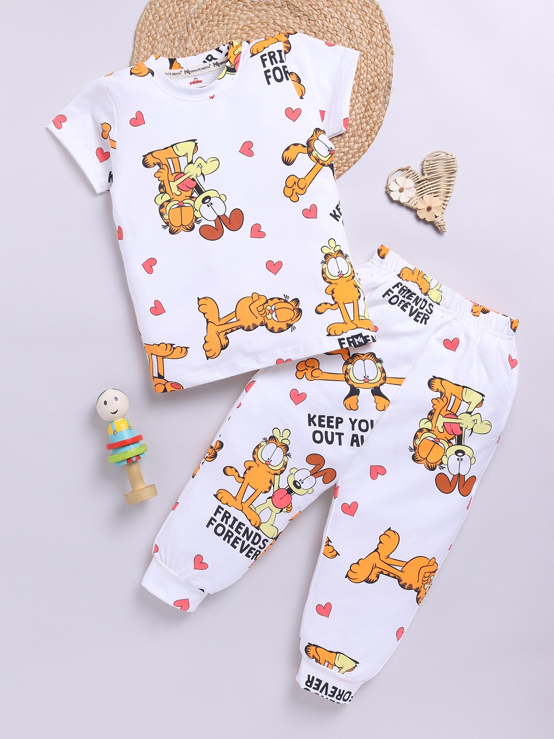 

YK X Minute Mirth Girls Garfield Printed Pure Cotton T-shirt With Joggers, White