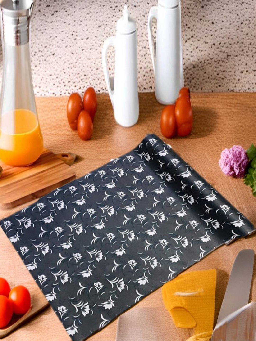 

REVEXO Grey & White Printed Water-Resistant Shelf Liner