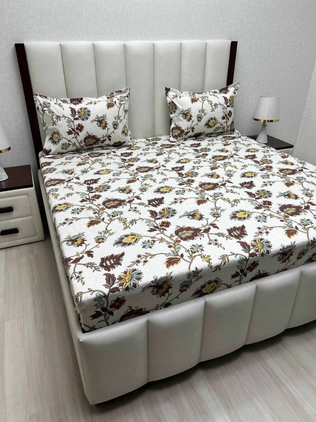 

Pure Decor White & Green Floral Printed 210 TC Queen Bedsheet Set 2.28 m x 2.54 m