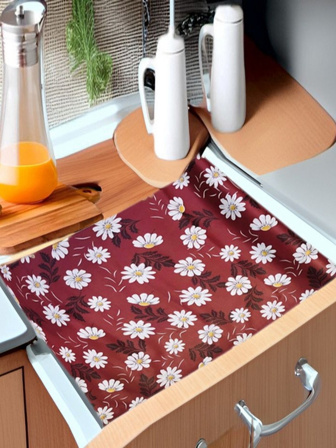 

REVEXO Pink & White Printed Water-Resistant Shelf Liner