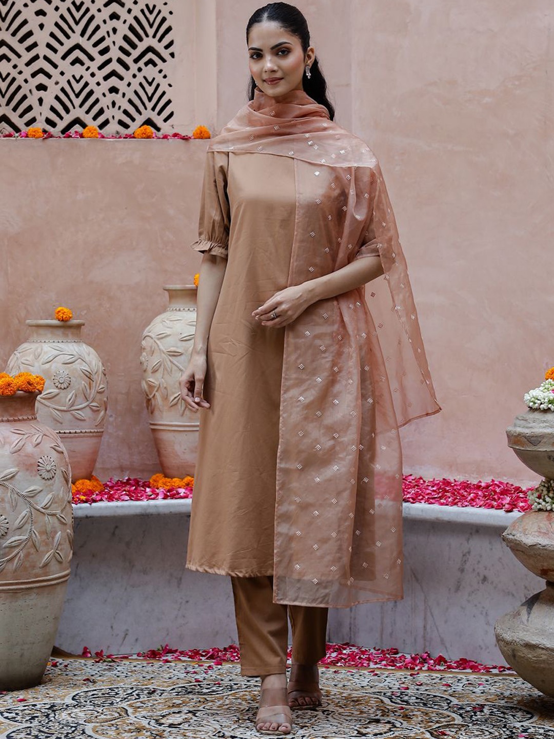 

Sangria Brown Solid Square Neck Straight Kurta With Trousers