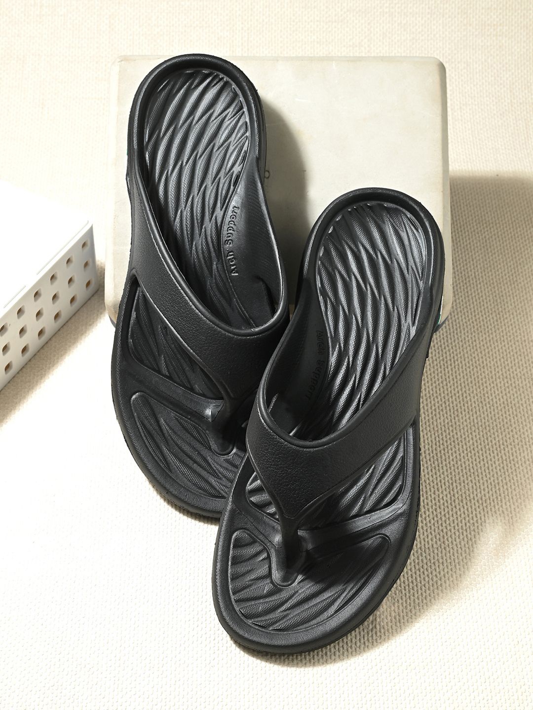 

DOCTOR HEALTH SUPER SOFT Men Thong Flip-Flops, Black