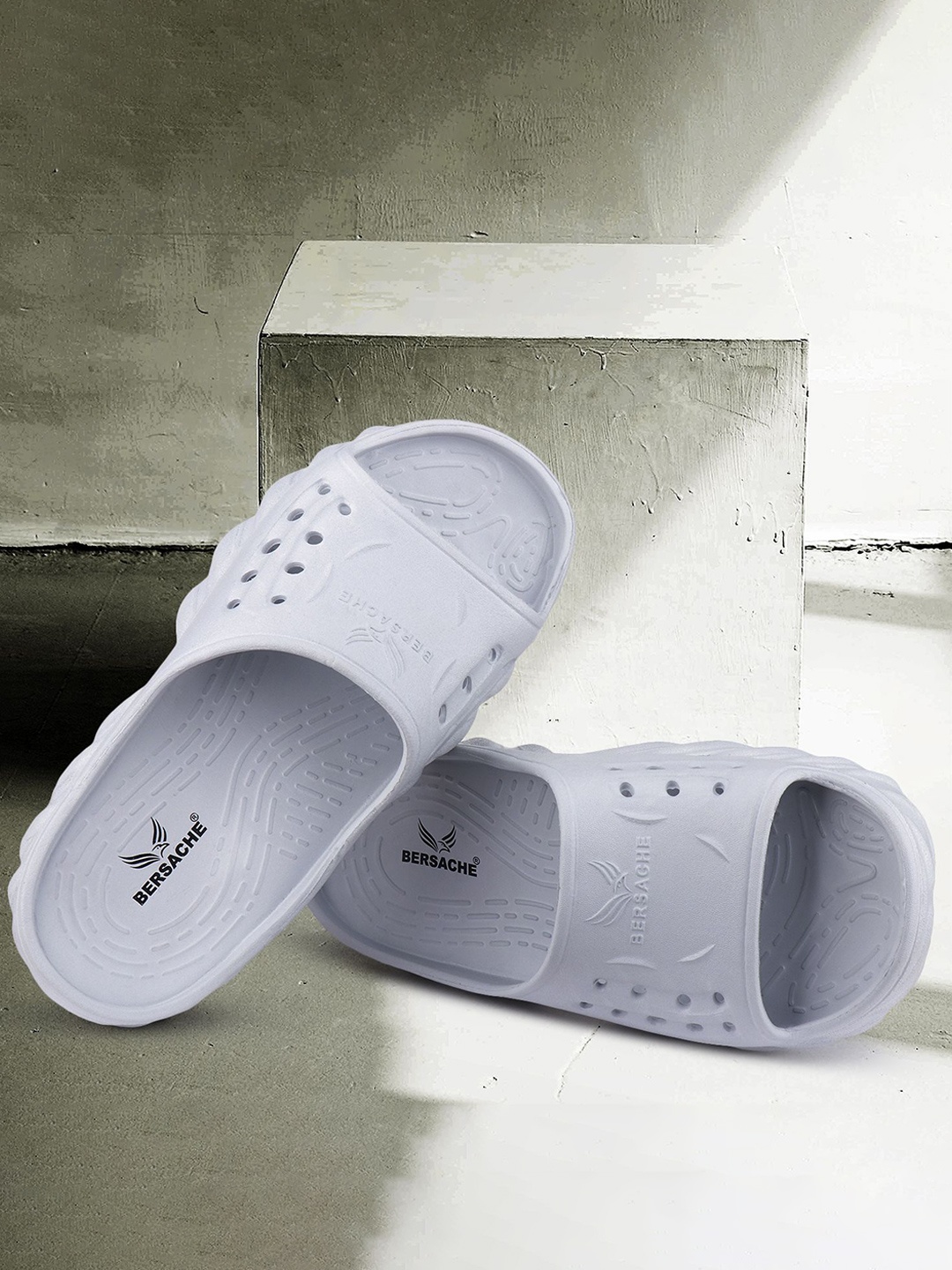 

BERSACHE Men Extra Soft Classic With Ultra Soft & Flexibility Sliders, White