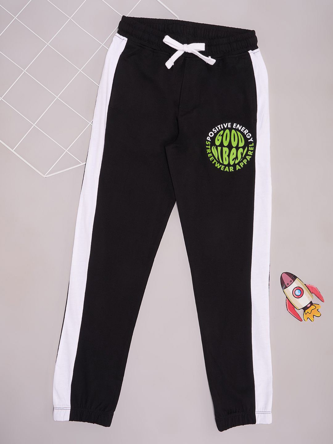 

Pantaloons Junior Boys Printed Pure Cotton Mid Rise Joggers, Black