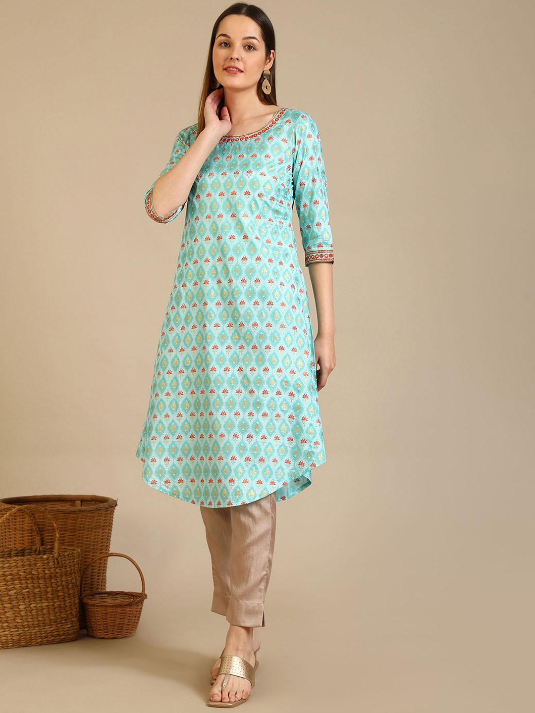 

AURELIA Floral Printed Round Neck A-Line Kurta, Blue