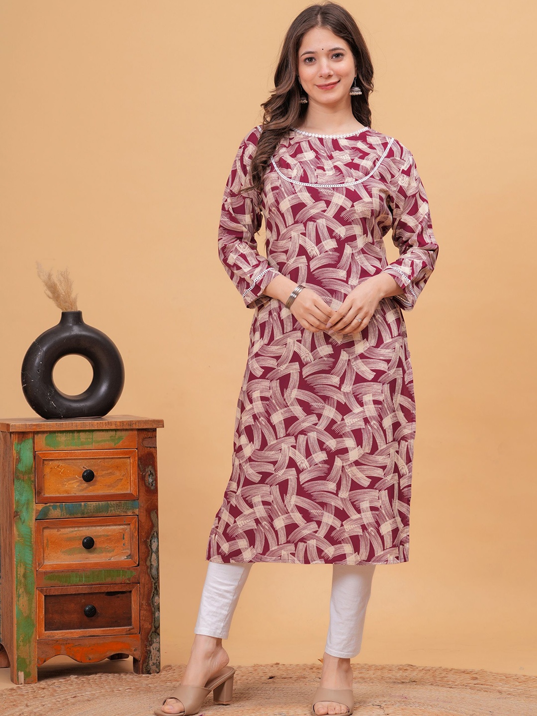 

DK FAB Women Ethnic Motifs Printed Asymmetric Kurta, Maroon