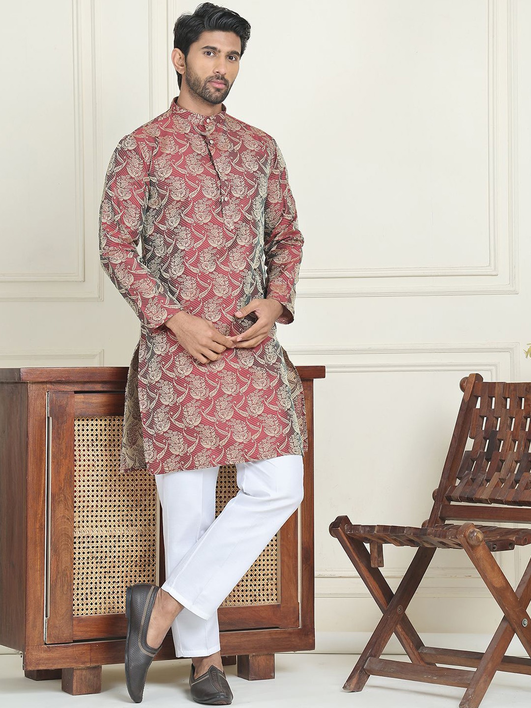 

Anouk Maroon Floral Woven Design Mandarin Collar Kurta With Pyjamas