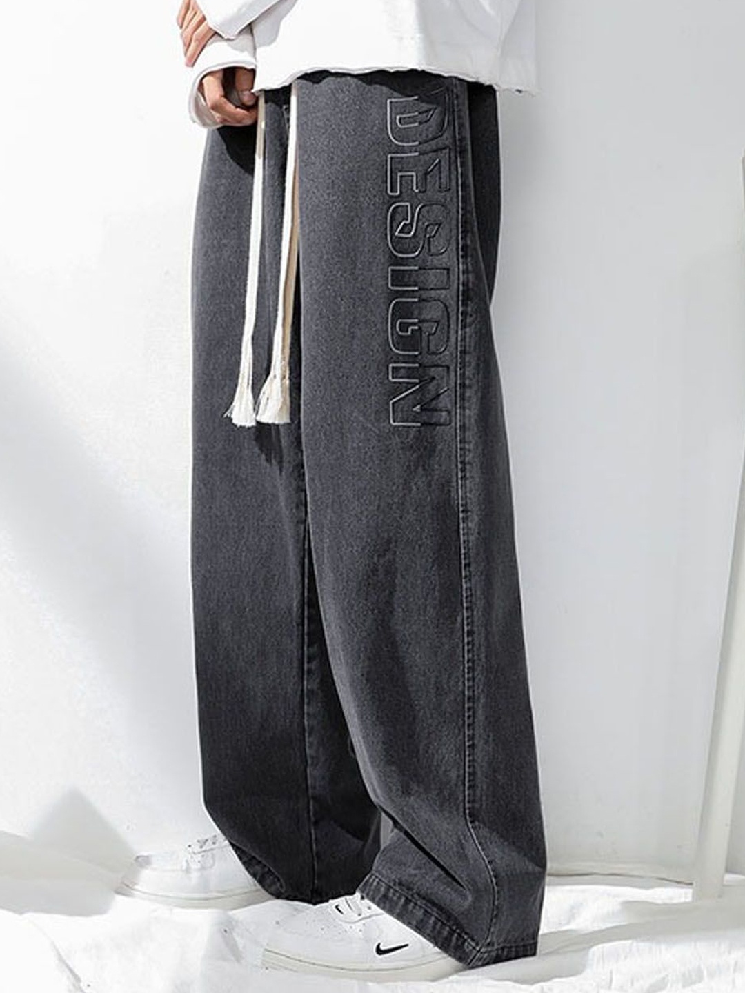 

StyleCast Men Regular Fit Mid-Rise Trousers, Black
