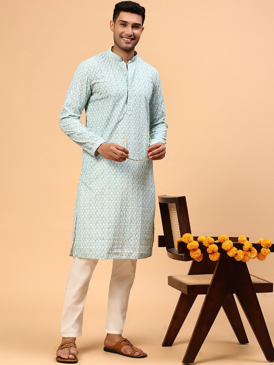 

CS EL Embroidered Mandarin Collar Straight Kurta, Blue