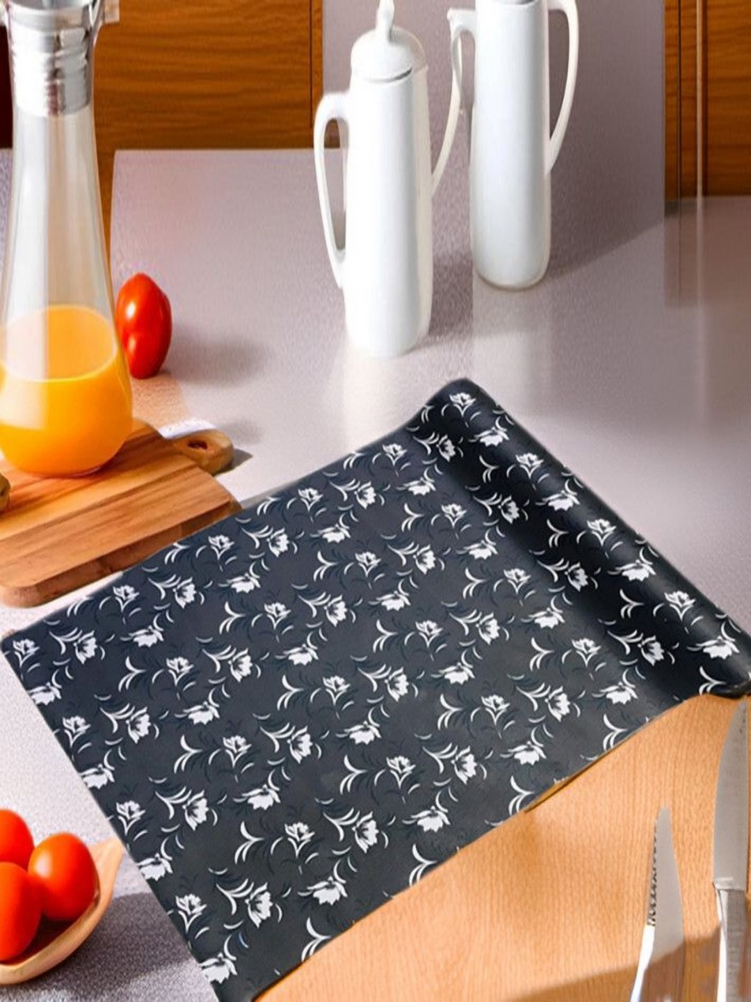 

REVEXO Grey & White Printed Water-Resistant Shelf Liner
