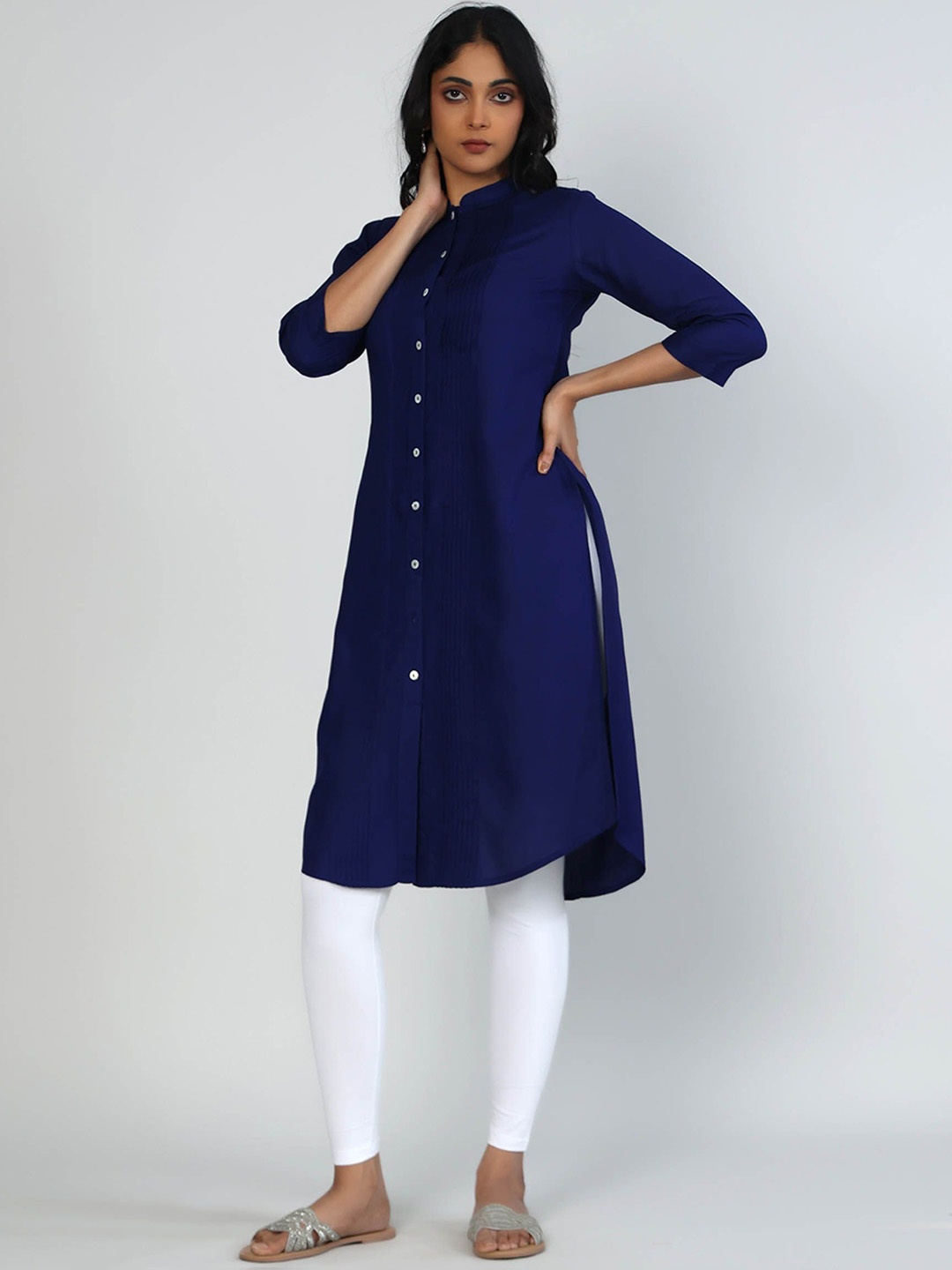

Hassu's Mandarin Collar Pink Tucks Straight Kurta, Blue