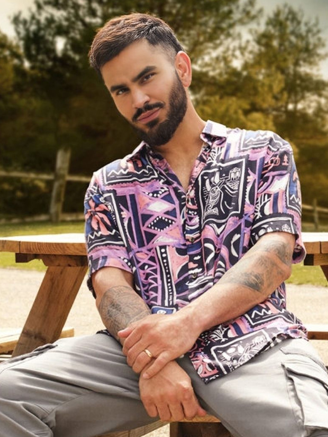 

iCome Men Spread Collar Geometric Printed Casual Shirt, Navy blue