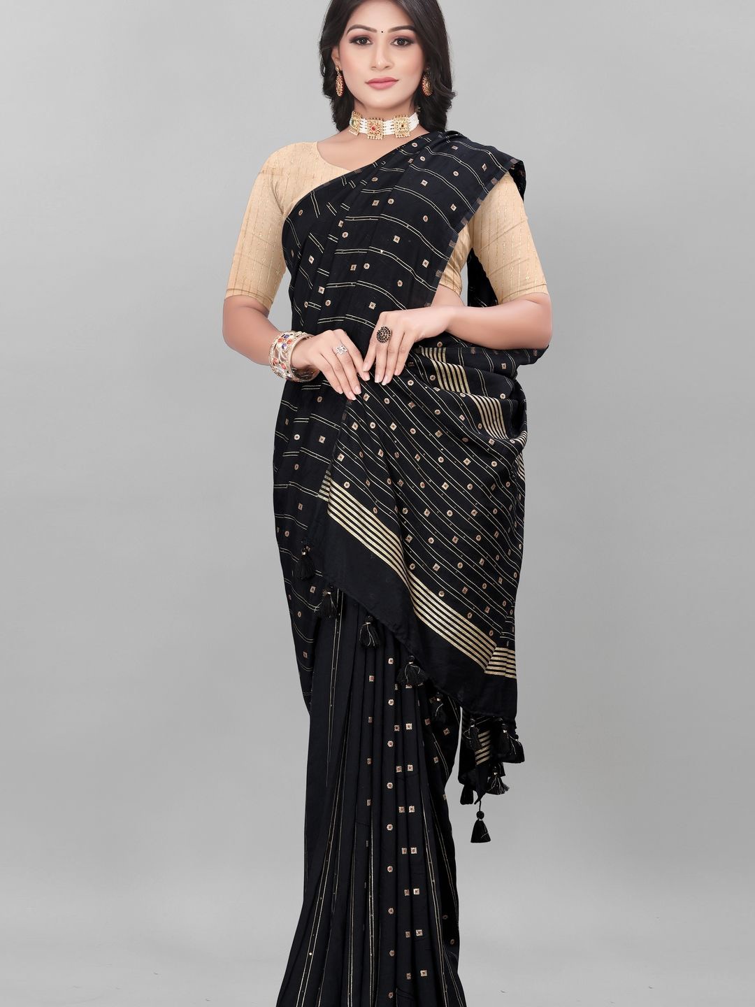 

Suha Woven Design Zari Saree, Black