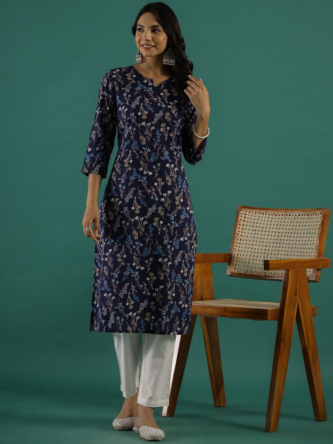 

Sangria Blue And White Floral Printed Notch Neck Pure Cotton Kurta With Trousers
