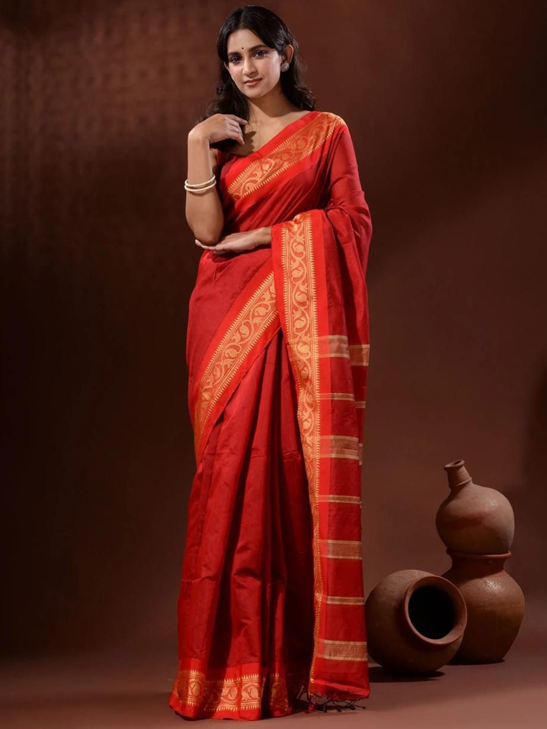 

SRILOK Zari Pure Cotton Handloom Khadi Saree, Red