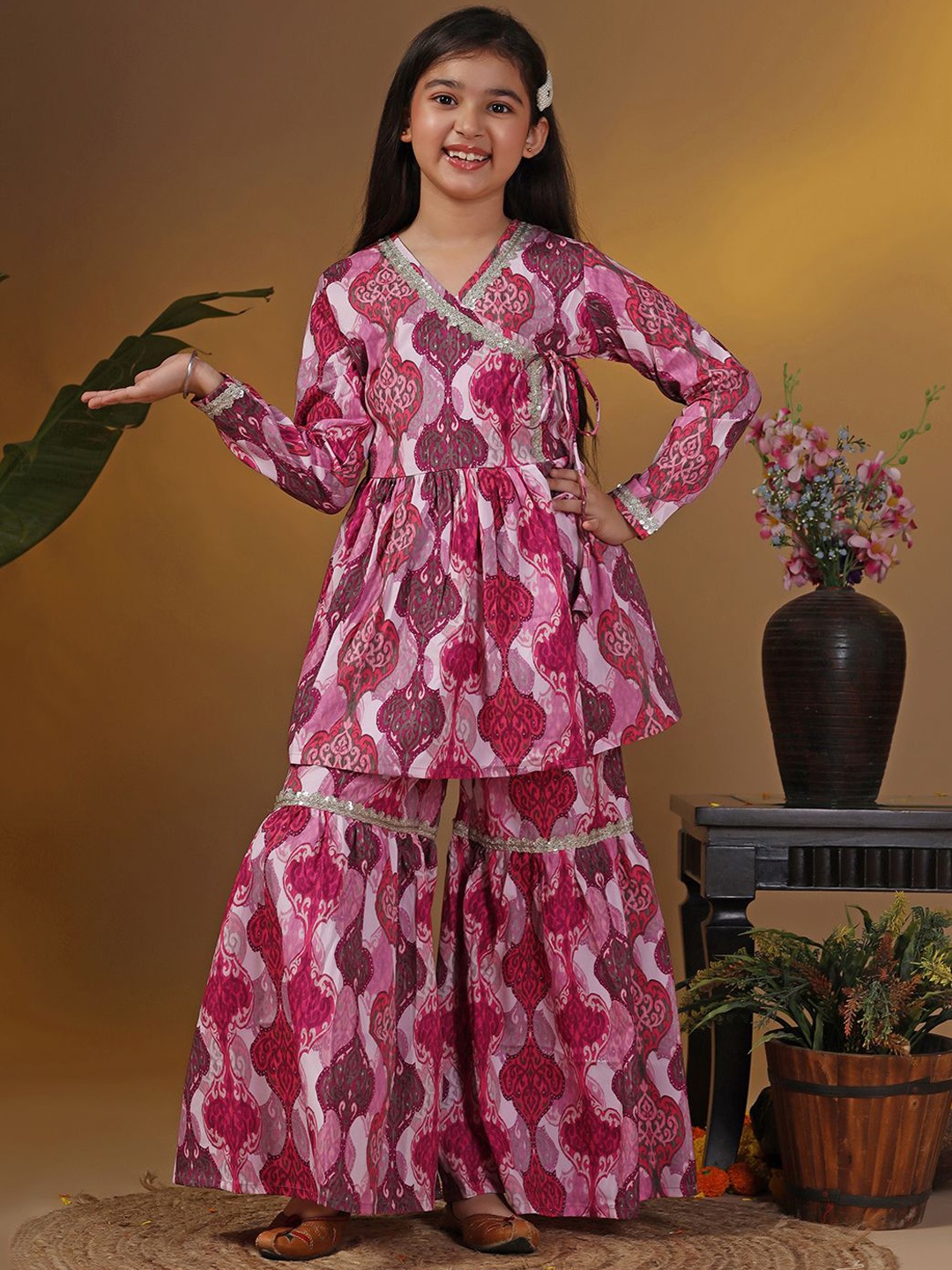 

Sangria Printed V Neck Kurta With Trouser & Dupatta Set, Pink