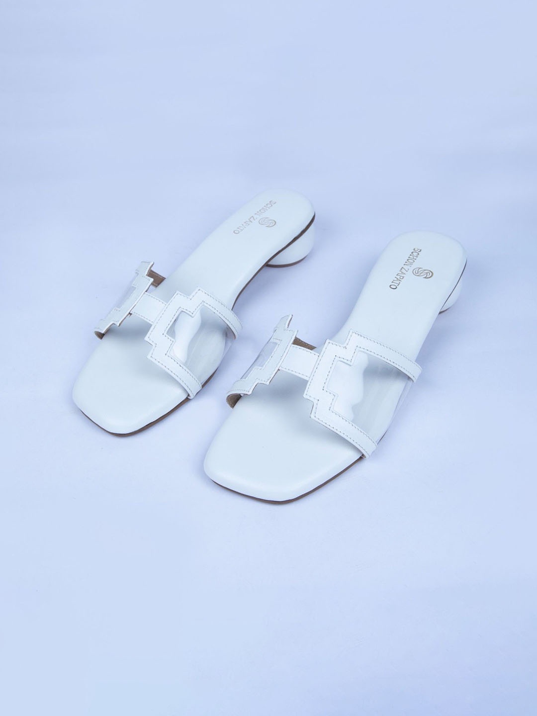 

Schon Zapato Women Albino H Open Toe Flats, White