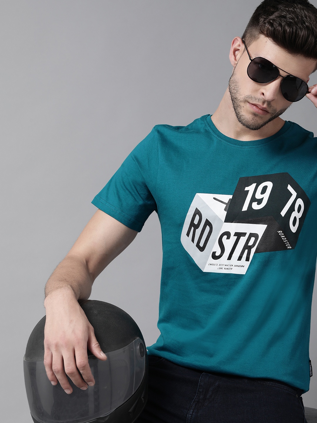 

Roadster Men Teal Blue & White Printed Pure Cotton T-shirt