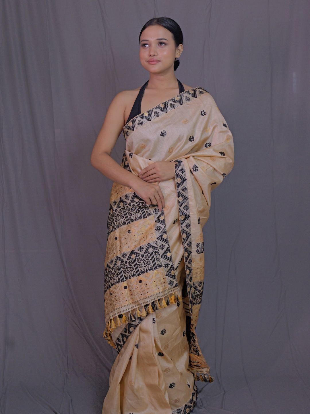 

Mayuri Silk Woven Design Zari Pure Silk Tussar Saree, Beige