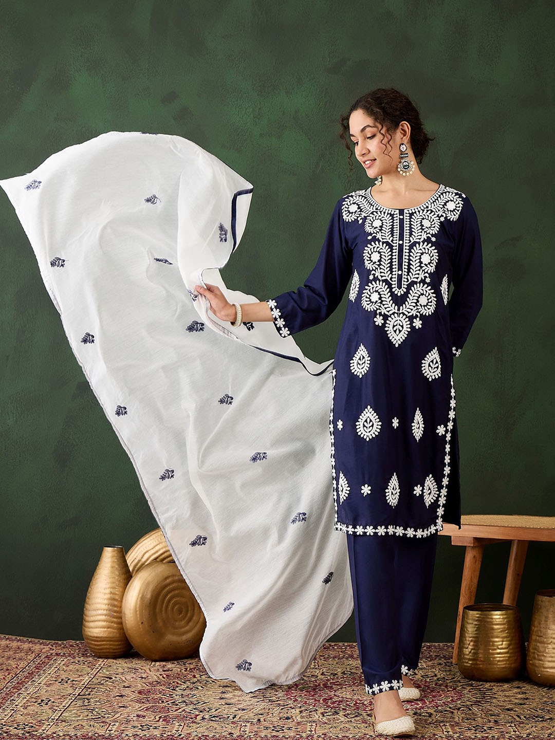 

HERE&NOW Floral Embroidered Straight Thread Work Kurta With Salwar And Dupatta, Navy blue