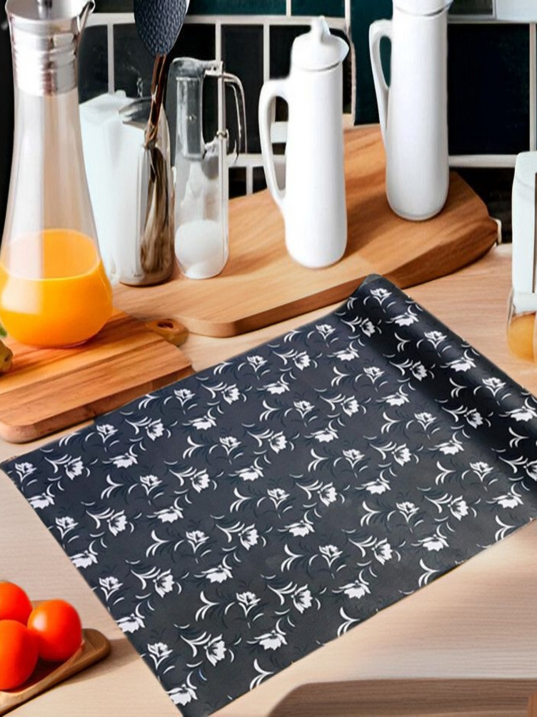 

REVEXO Grey & White Printed Water-Resistant Shelf Liner